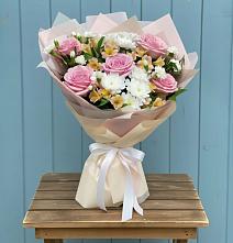 Букет цветов из:  Гвоздики, Орхидеи и Розы #REPLACE_PRED# Козлово