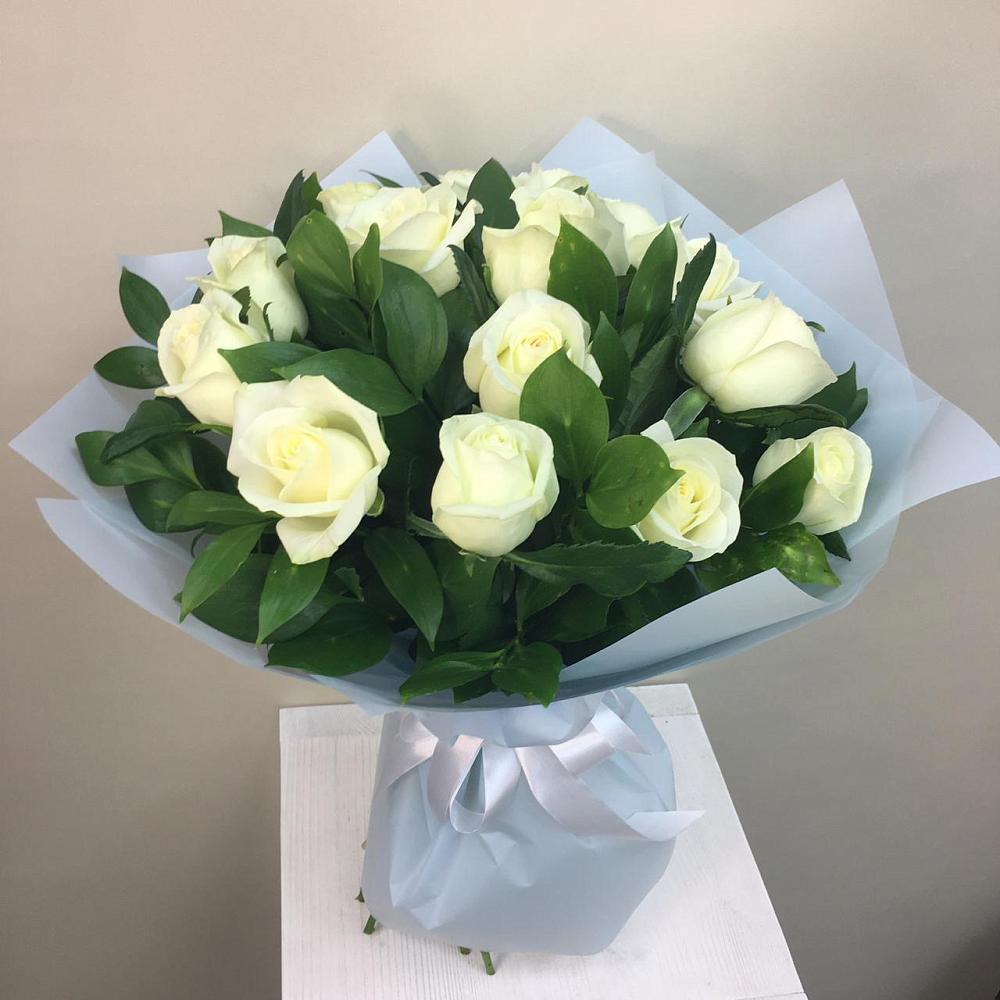 Букет 15 Белых роз Проуд в Козлово