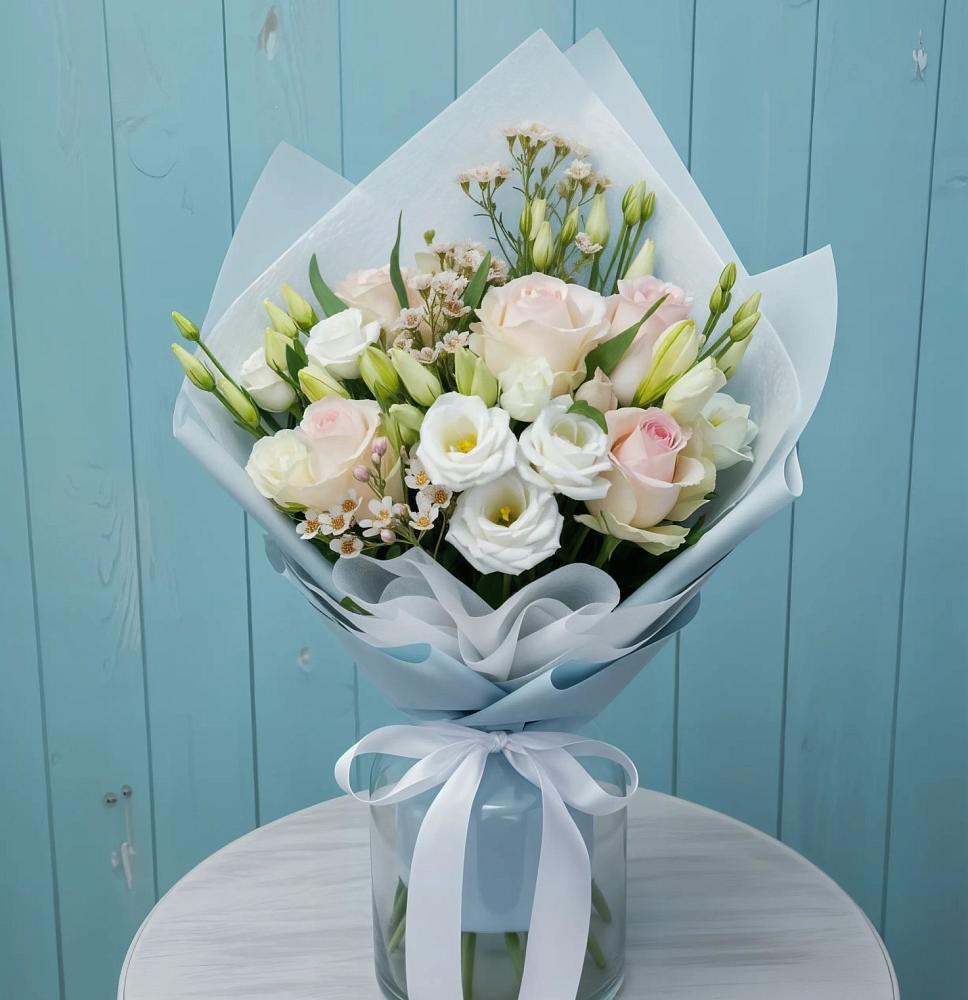 Букет цветов из: Розы и Лизиантусы в Козлово