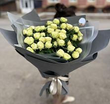 Букет Белые кустовые розы Солинеро в Козлово