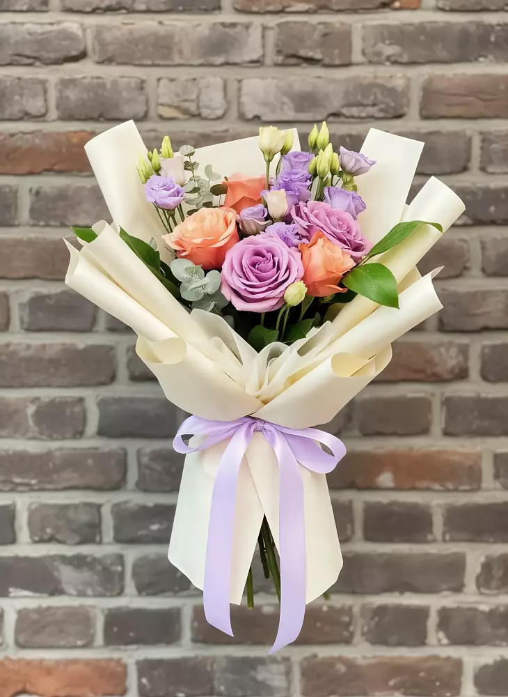 Букет цветов из: Лизиантусы и Розы в Козлово