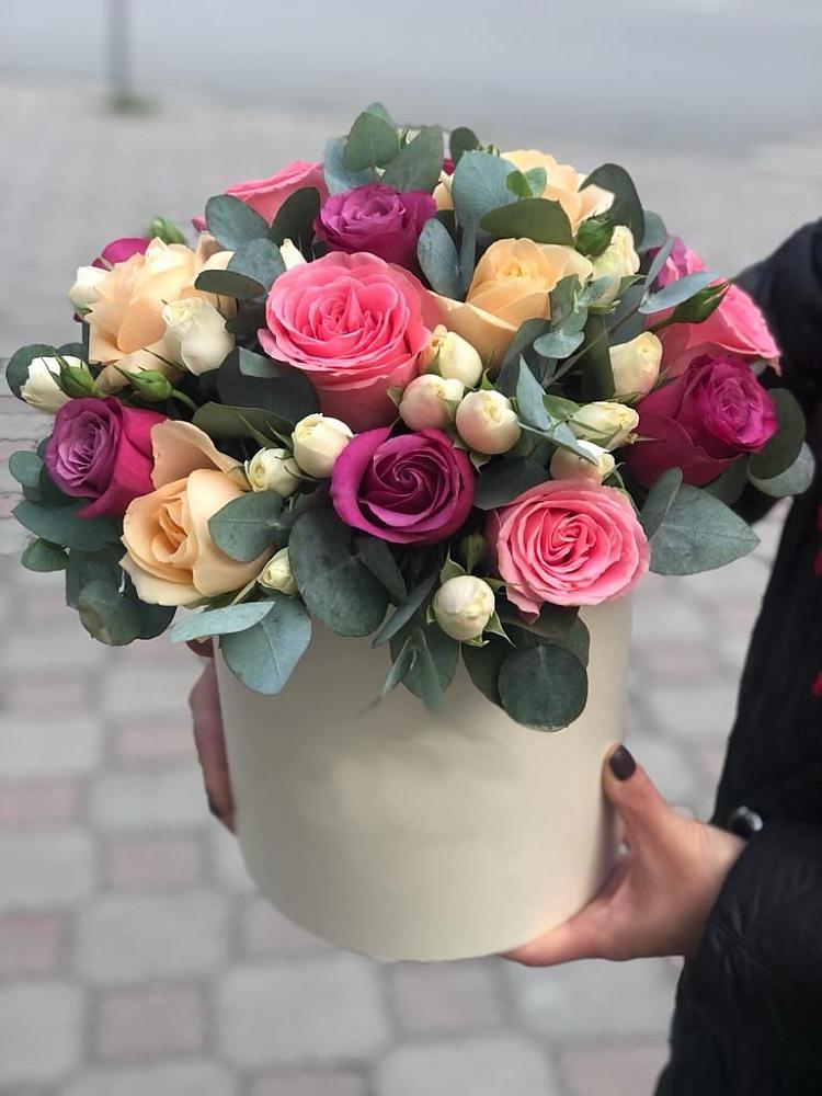Цветочная композиция из Розы в шляпной коробке в Козлово